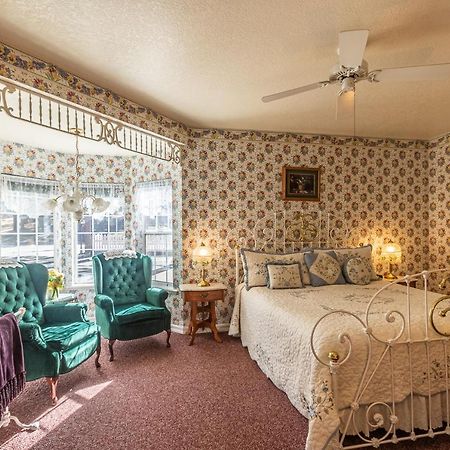 Apples Bed And Breakfast Inn 大熊湖 外观 照片