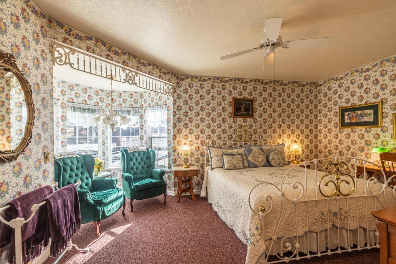 Apples Bed And Breakfast Inn 大熊湖 外观 照片