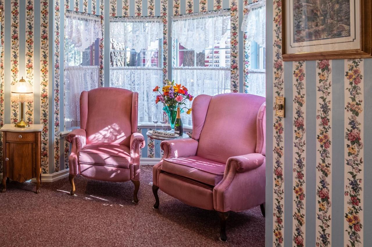 Apples Bed And Breakfast Inn 大熊湖 外观 照片