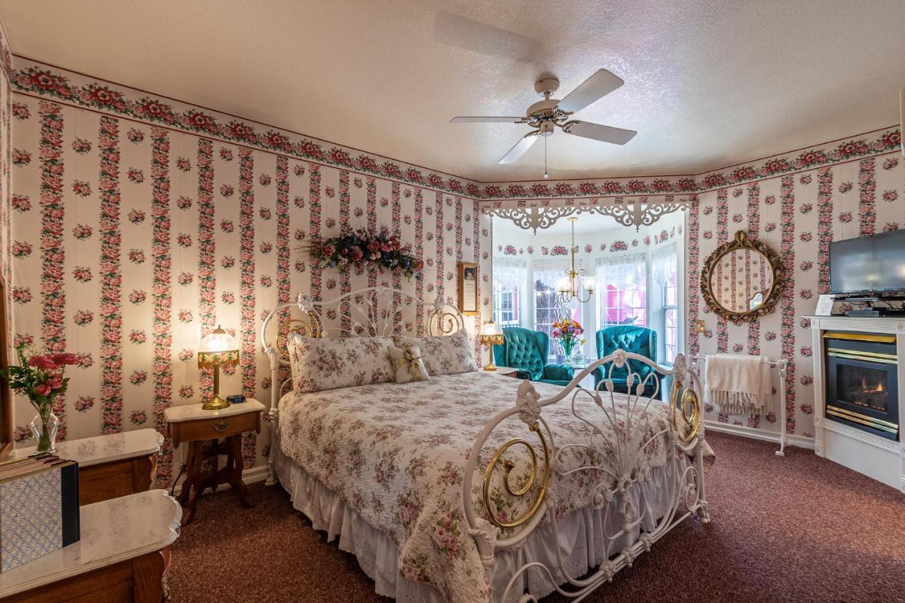 Apples Bed And Breakfast Inn 大熊湖 外观 照片
