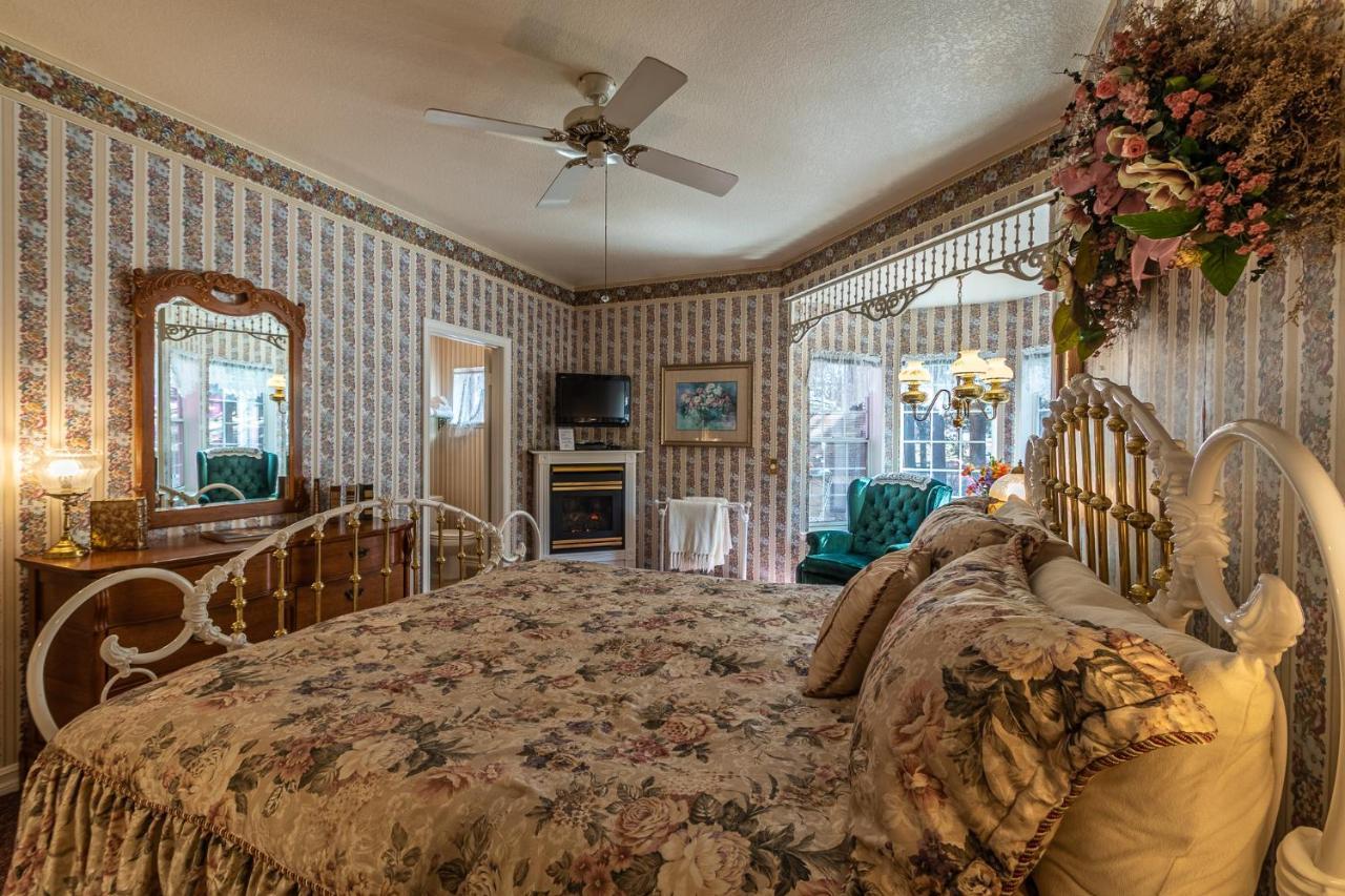 Apples Bed And Breakfast Inn 大熊湖 外观 照片