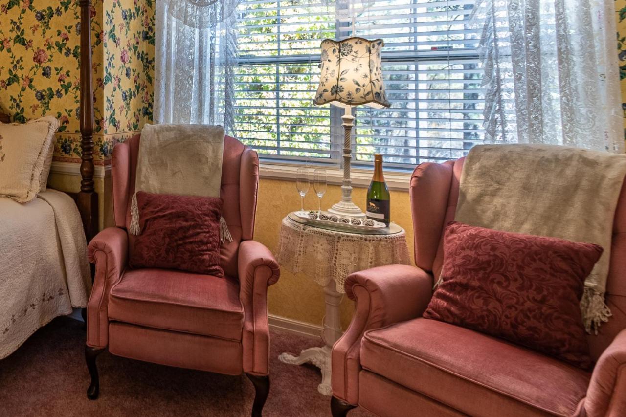 Apples Bed And Breakfast Inn 大熊湖 外观 照片