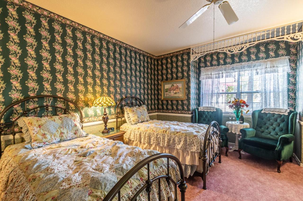Apples Bed And Breakfast Inn 大熊湖 外观 照片