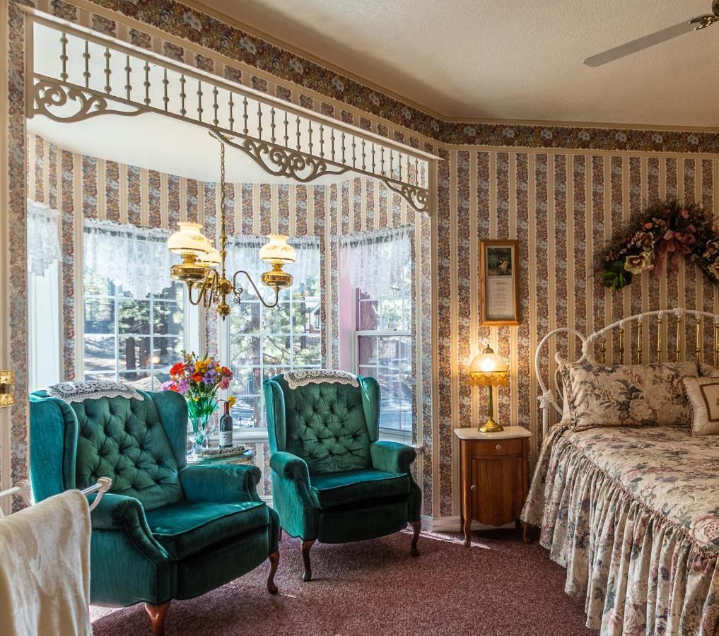 Apples Bed And Breakfast Inn 大熊湖 外观 照片