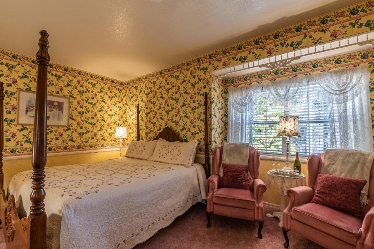 Apples Bed And Breakfast Inn 大熊湖 外观 照片