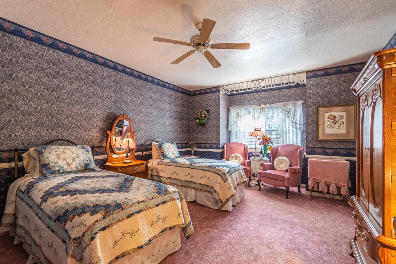Apples Bed And Breakfast Inn 大熊湖 外观 照片