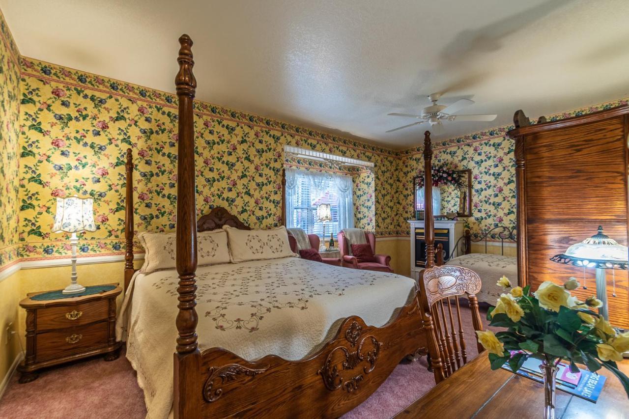 Apples Bed And Breakfast Inn 大熊湖 外观 照片