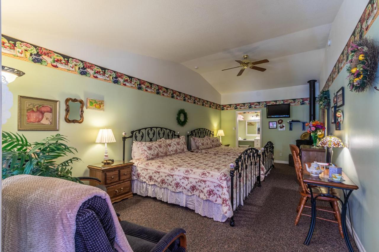 Apples Bed And Breakfast Inn 大熊湖 外观 照片