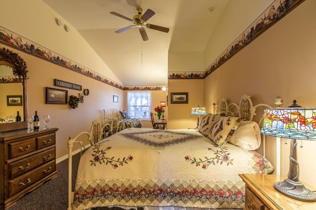 Apples Bed And Breakfast Inn 大熊湖 外观 照片