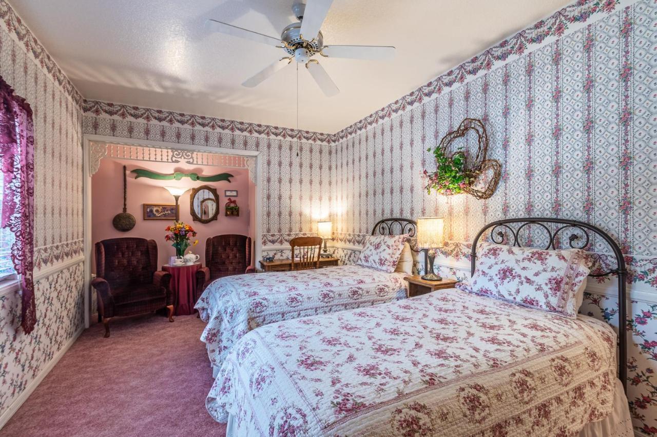 Apples Bed And Breakfast Inn 大熊湖 外观 照片