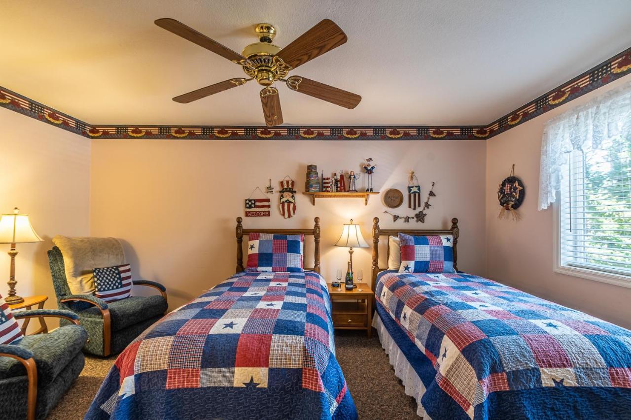 Apples Bed And Breakfast Inn 大熊湖 外观 照片