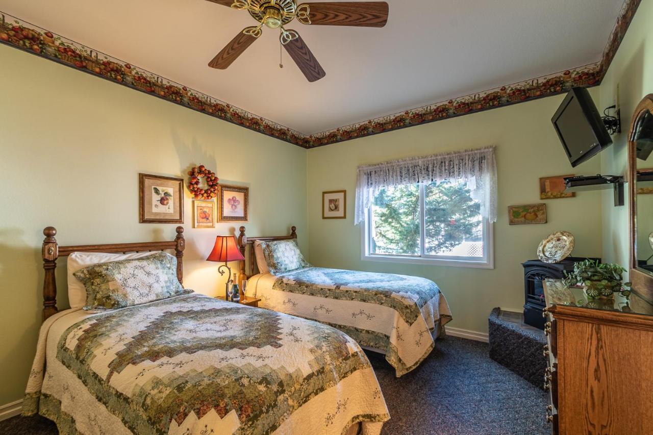 Apples Bed And Breakfast Inn 大熊湖 外观 照片