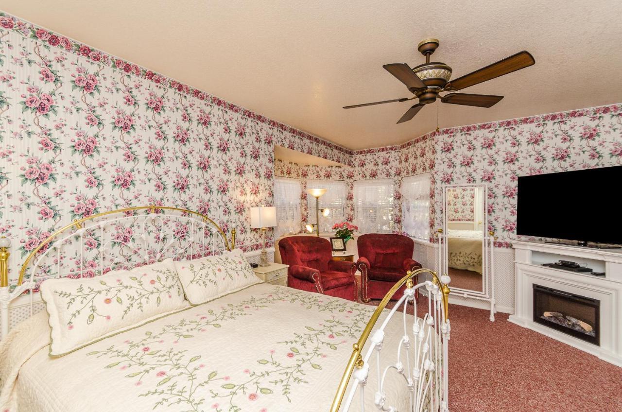 Apples Bed And Breakfast Inn 大熊湖 外观 照片